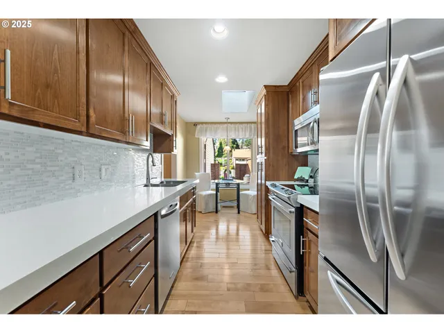 $579,000 | 10350 Southwest Greenleaf Terrace, Portland, OR 97224