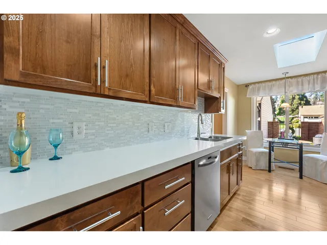 $579,000 | 10350 Southwest Greenleaf Terrace, Portland, OR 97224