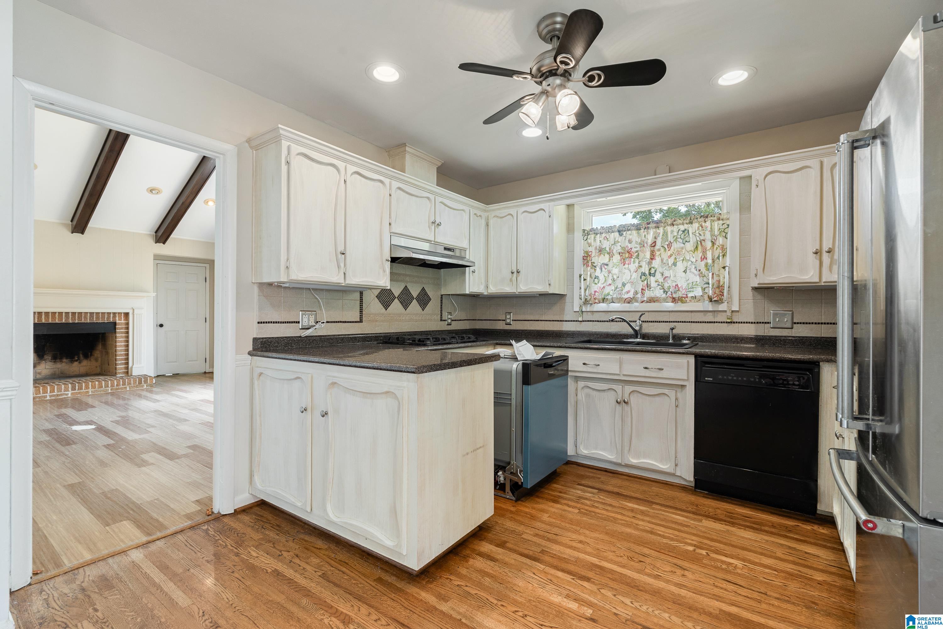 1833 Cedarwood Road Birmingham, AL 35216 - Photo 13 of 31