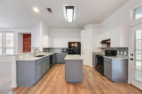 $330,000 | 104 Goldeneye Lane, Fort Worth, TX 76120