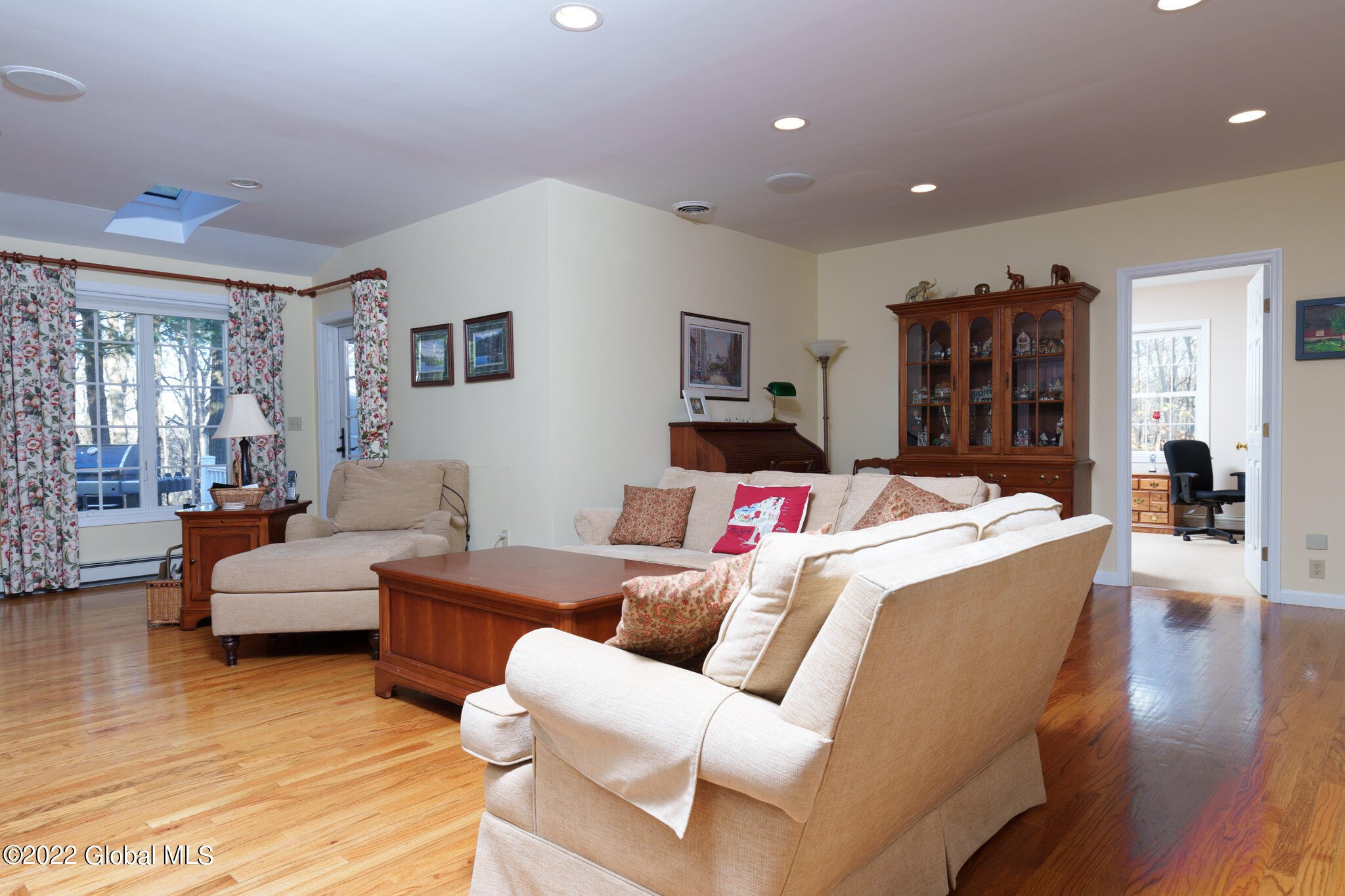 2532 Fawn Ridge Schodack, NY 12033 - Photo 11 of 50 1D2729CA-BD4C-4894-8078-A641D4856618