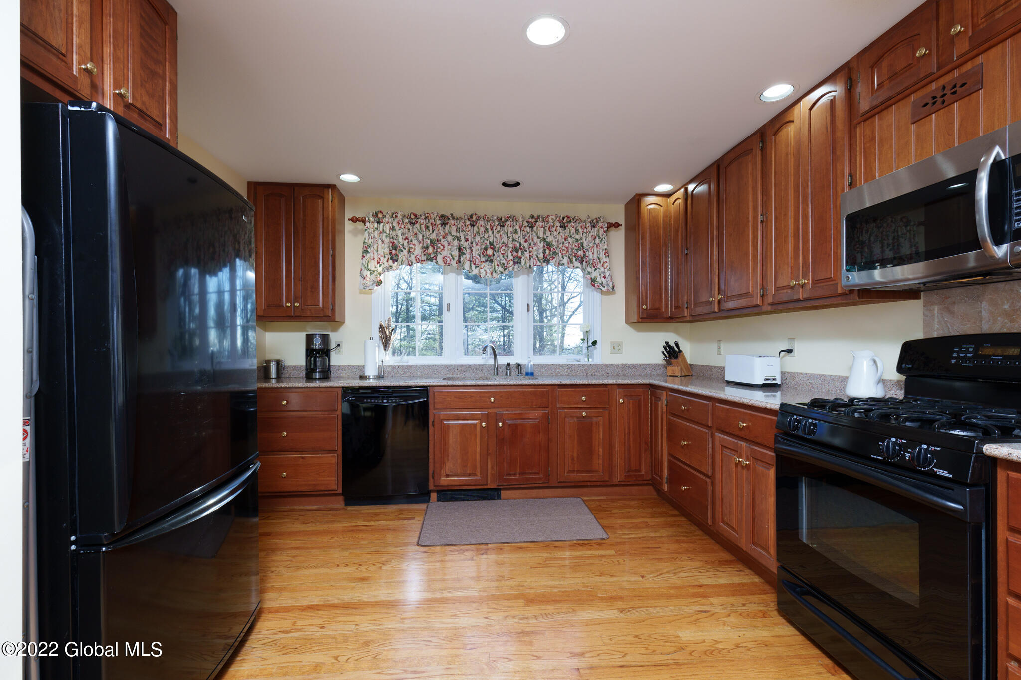 2532 Fawn Ridge Schodack, NY 12033 - Photo 23 of 50 474B69C7-A29D-40F1-B8B7-64657CD538E0