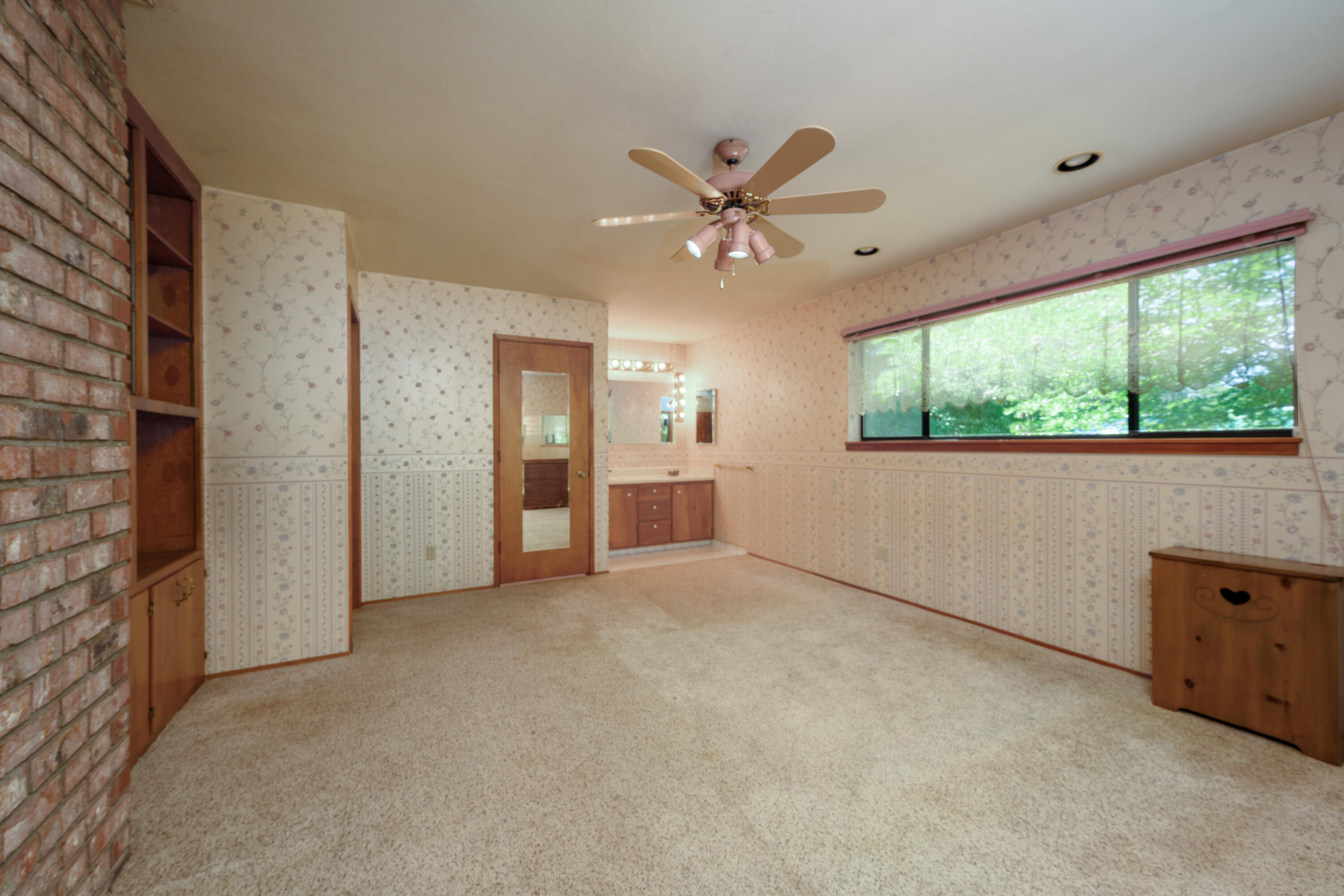 181 Meadow Road Weaverville, CA 96093 - Photo 12 of 38 primary