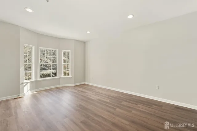 $3,400 | 102 Forest Drive, Piscataway, NJ 08854