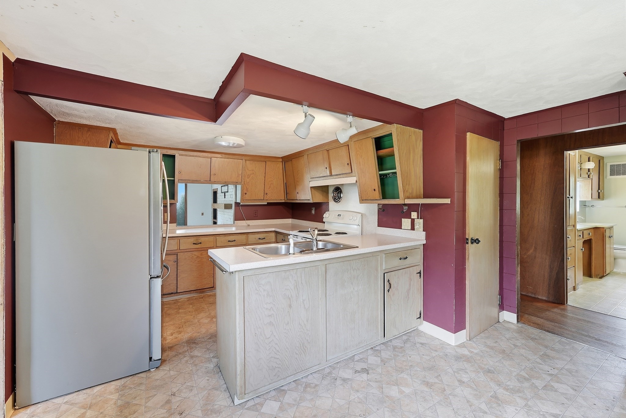 31 Woodcrest Road Springfield, MA 01129 - Photo 6 of 42 Gallery Image 6