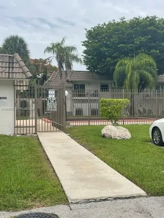 $2,200 | 7101 Southwest 129th Avenue, Unit 6, Miami, FL 33183