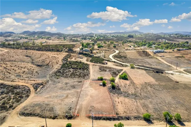 a view of an outdoor space