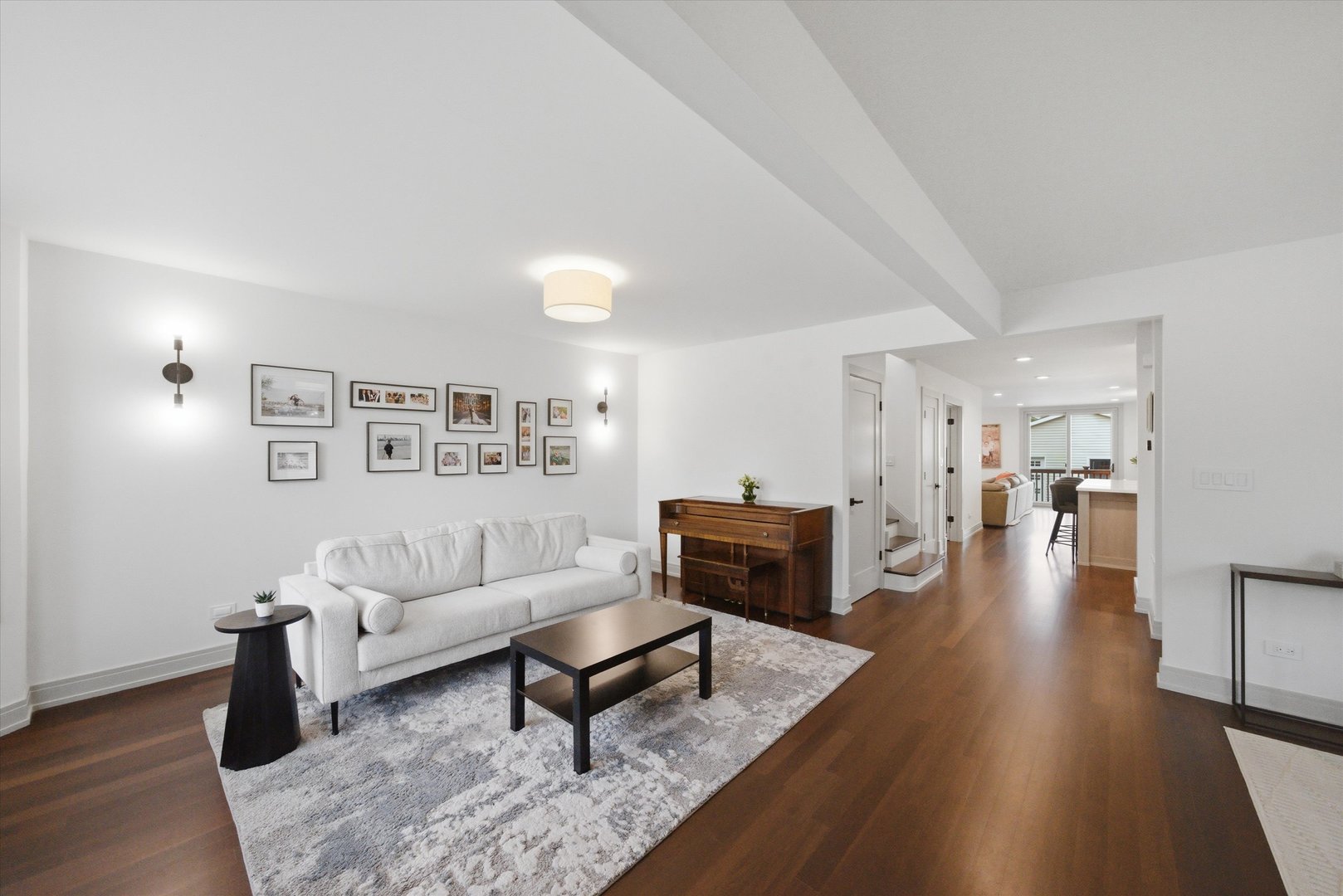 6057 North Tripp Avenue Chicago, IL 60646 - Photo 4 of 45