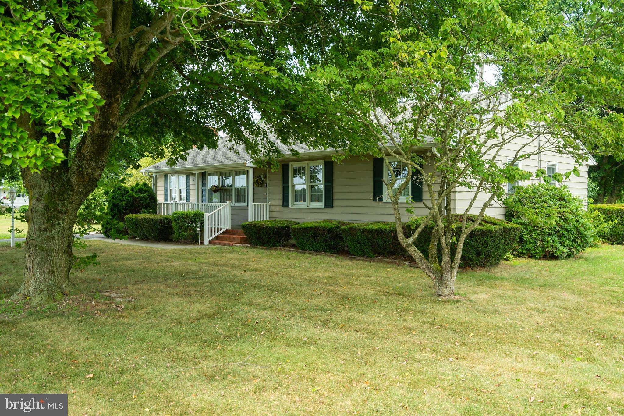29158 Discount Land Road Laurel, DE 19956 - Photo 3 of 30 Lovely front porch.