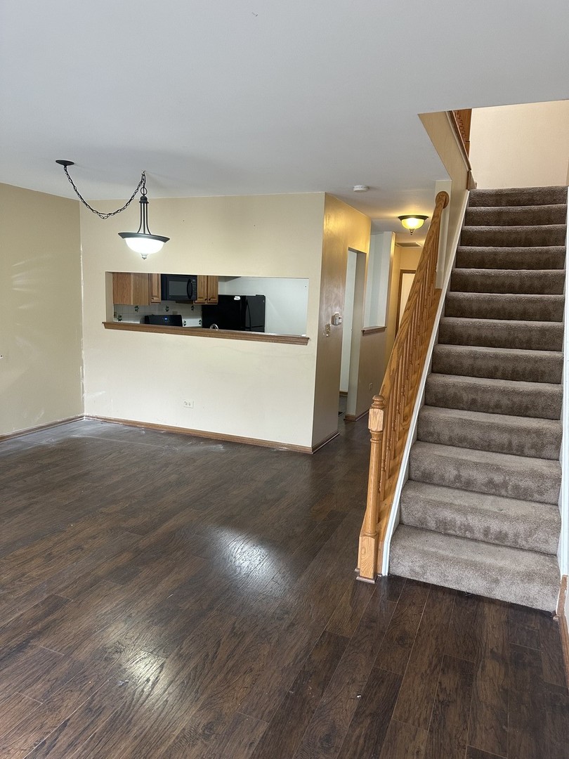 20 Stonegate Court Algonquin, IL 60102 - Photo 3 of 15