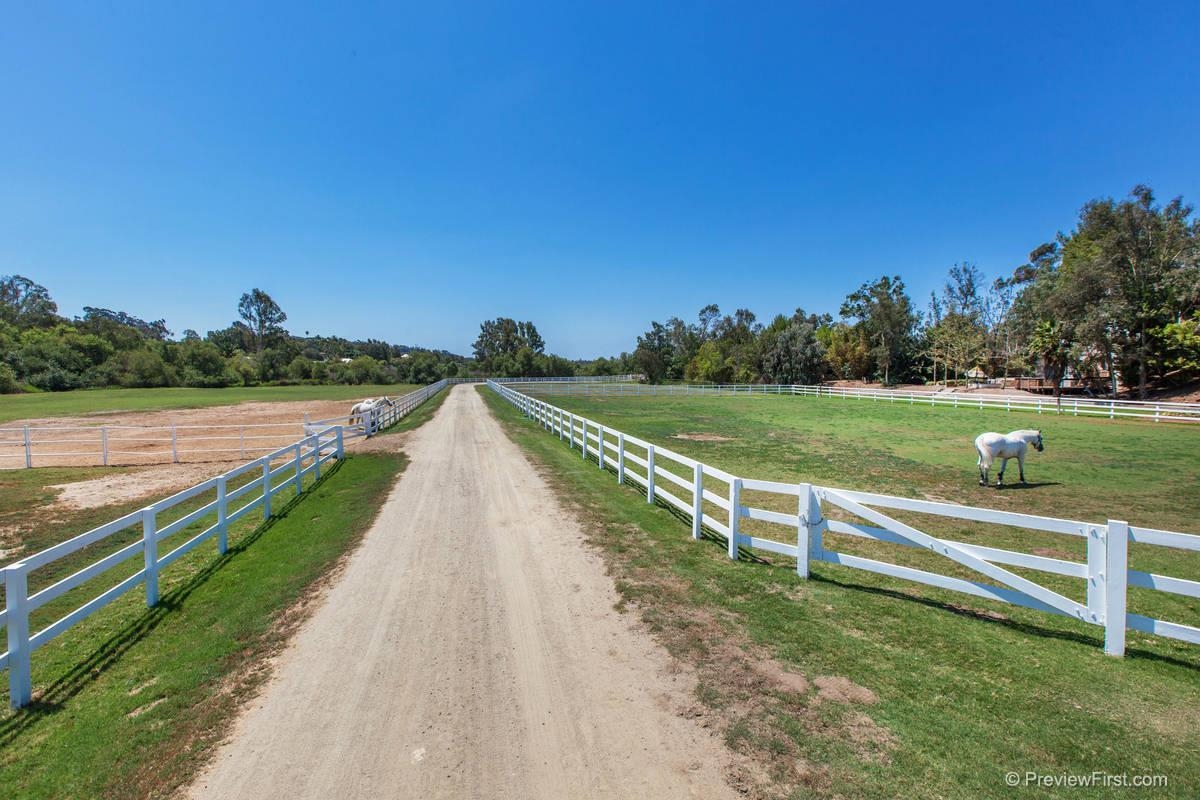 2570 5th Street Encinitas, CA 92024 - Photo 3 of 20