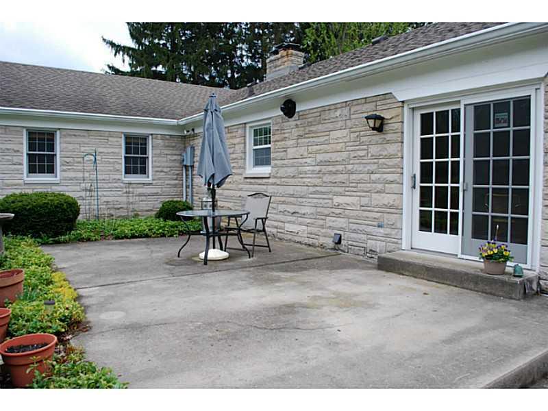 8975 Spring Mill Road Indianapolis, IN 46260 - Photo 22 of 24 Gallery Image 22