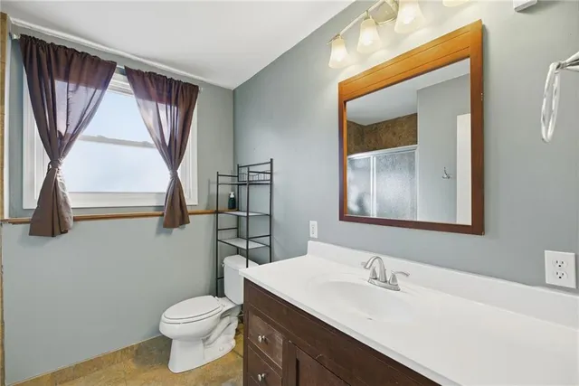 $370,000 | 10000 93rd Street, Overland Park, KS 66212