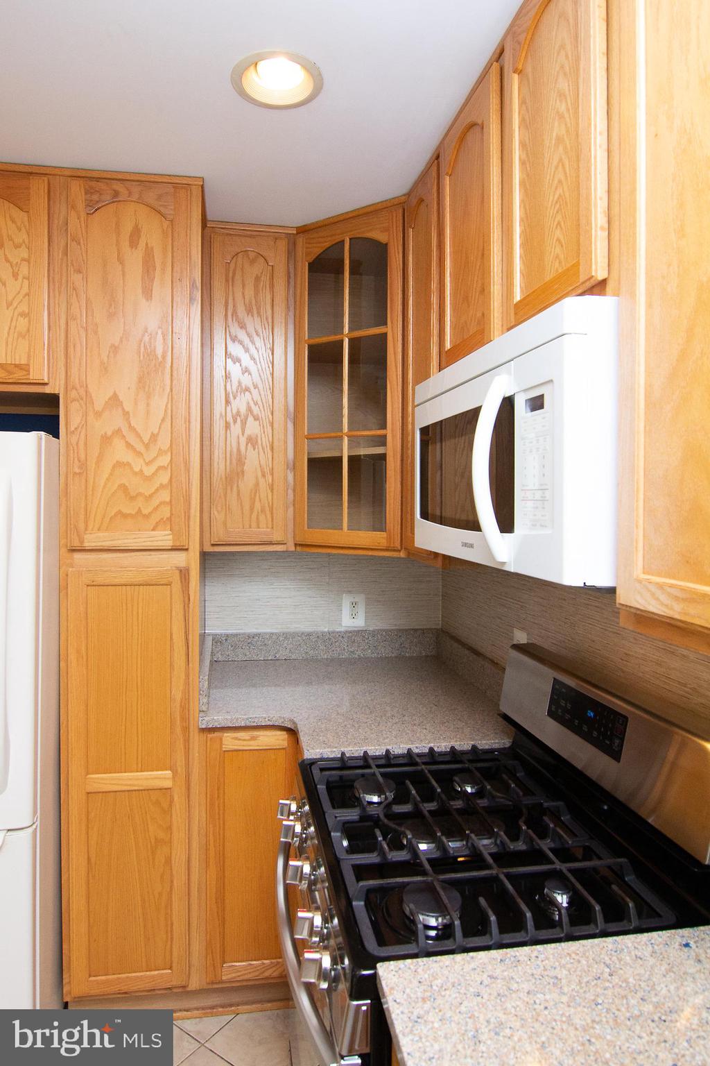 7914 Ridgely Oak Road Baltimore, MD 21234 - Photo 12 of 27 Kitchen