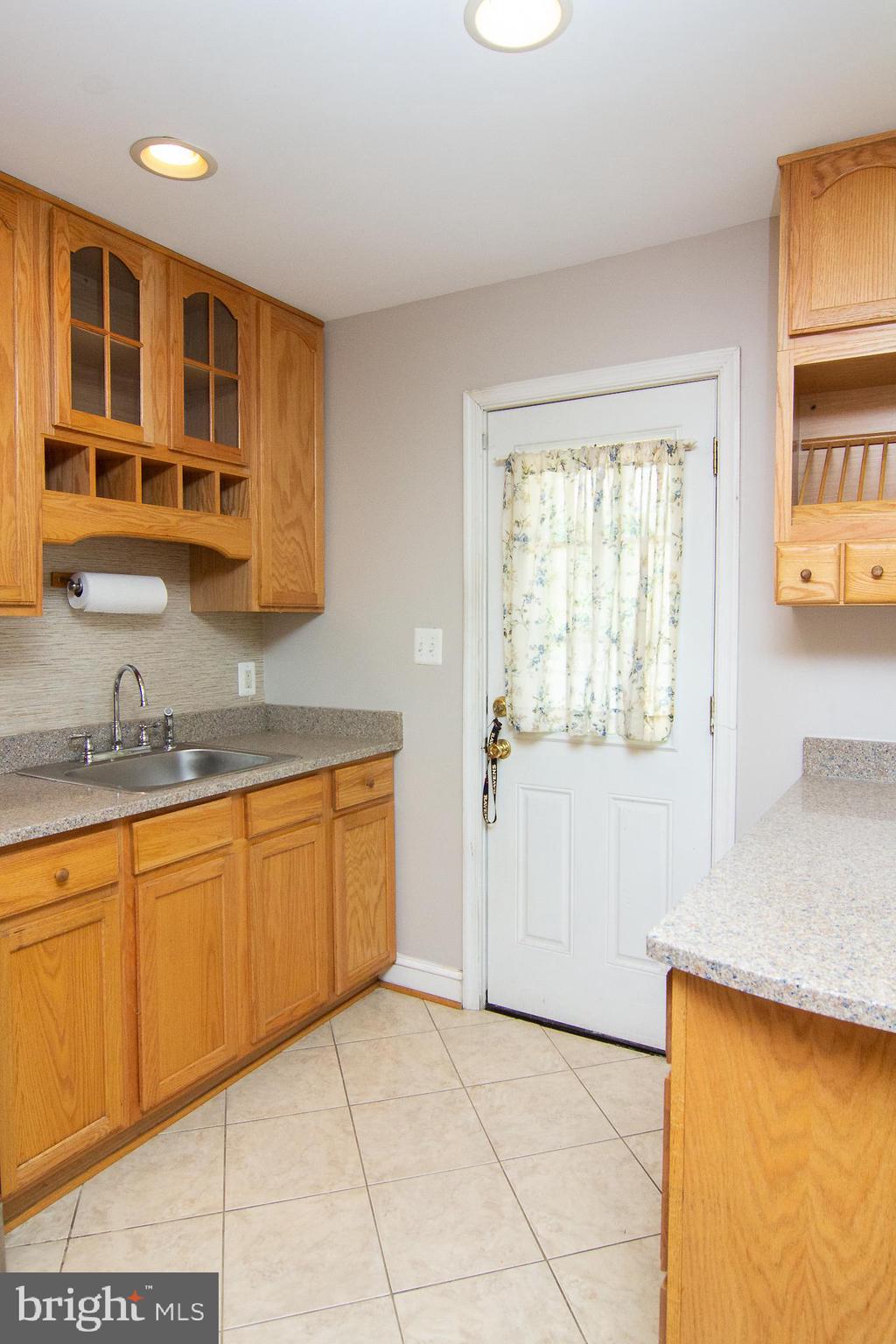 7914 Ridgely Oak Road Baltimore, MD 21234 - Photo 13 of 27 Kitchen