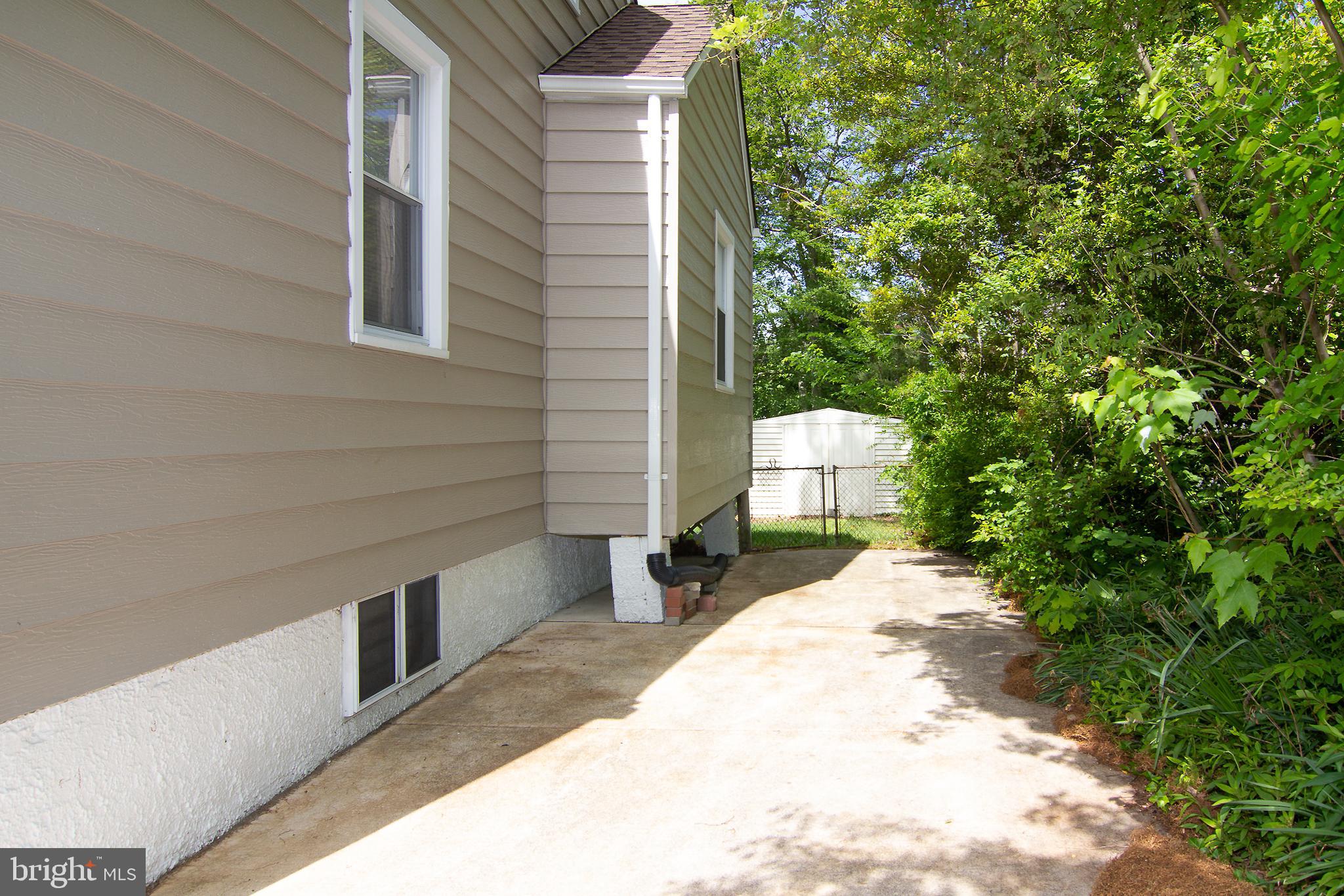 7914 Ridgely Oak Road Baltimore, MD 21234 - Photo 4 of 27