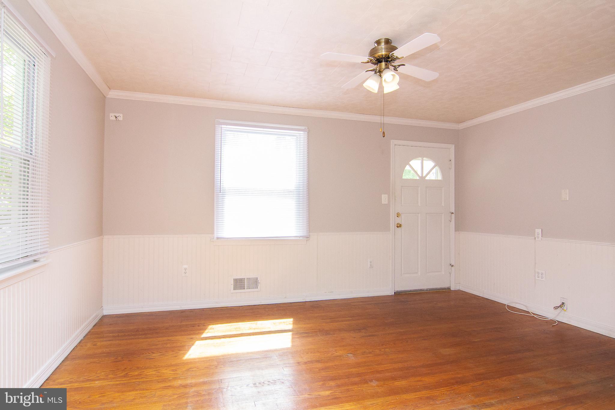 7914 Ridgely Oak Road Baltimore, MD 21234 - Photo 5 of 27 Living Room