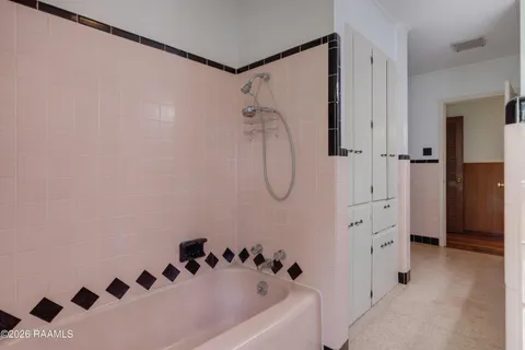 $269,000 | 222 Louise Drive, Lafayette, LA 70506