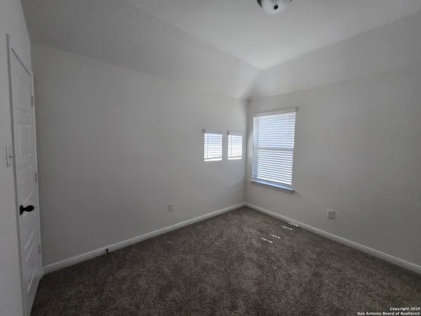 $2,700 | 835 Blue Violet, New Braunfels, TX 78130