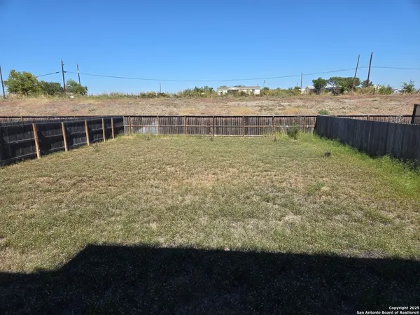 $2,700 | 835 Blue Violet, New Braunfels, TX 78130