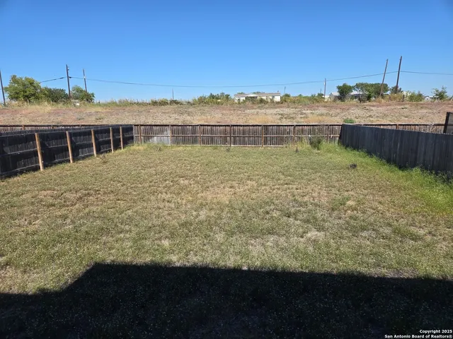 $2,700 | 835 Blue Violet, New Braunfels, TX 78130