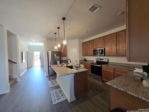 $2,700 | 835 Blue Violet, New Braunfels, TX 78130