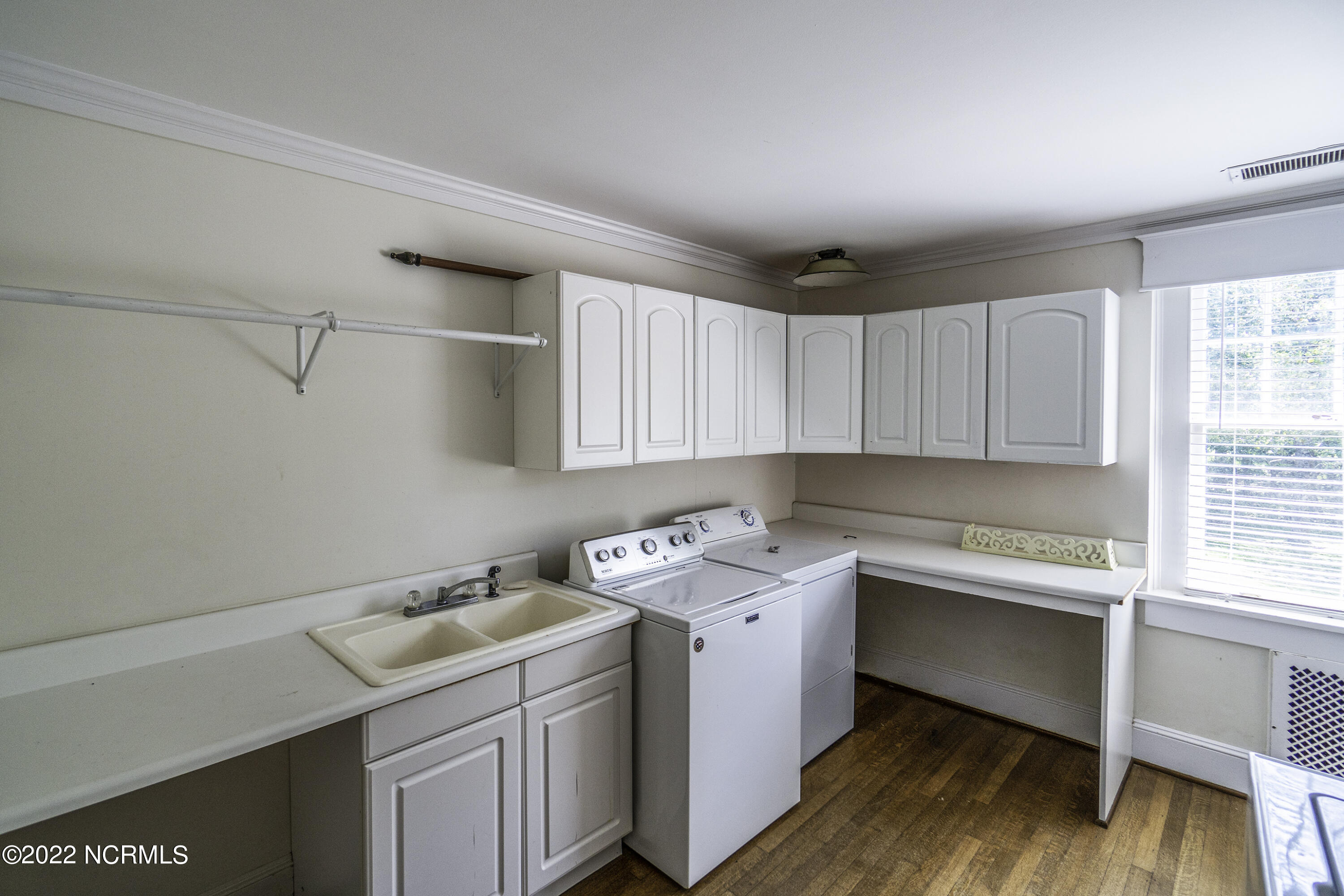 2814 Old Cherry Point Road New Bern, NC 28560 - Photo 40 of 70 Laundry Room