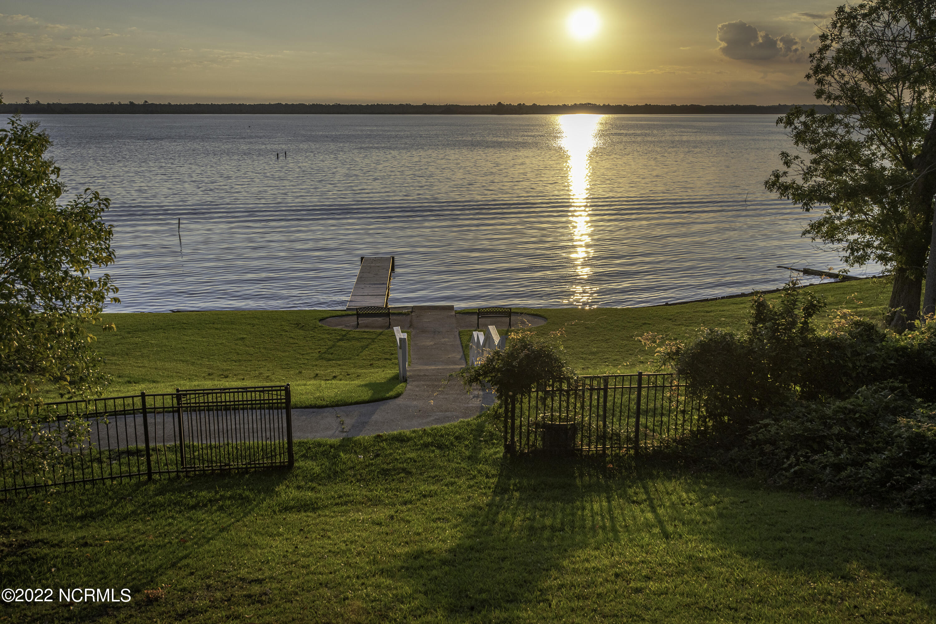 2814 Old Cherry Point Road New Bern, NC 28560 - Photo 5 of 70 Neuse River Front