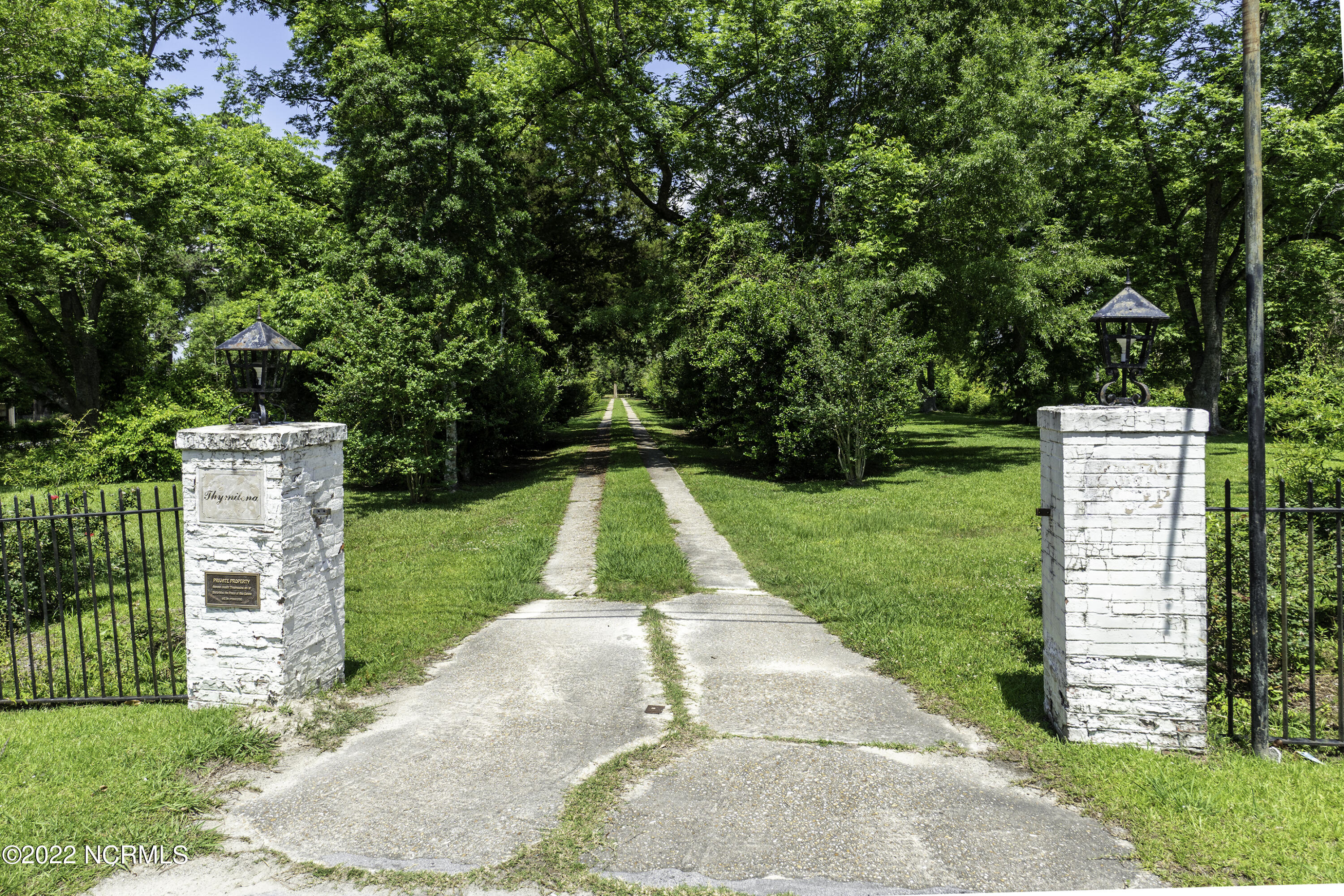 2814 Old Cherry Point Road New Bern, NC 28560 - Photo 6 of 70 Driveway Entrance 1