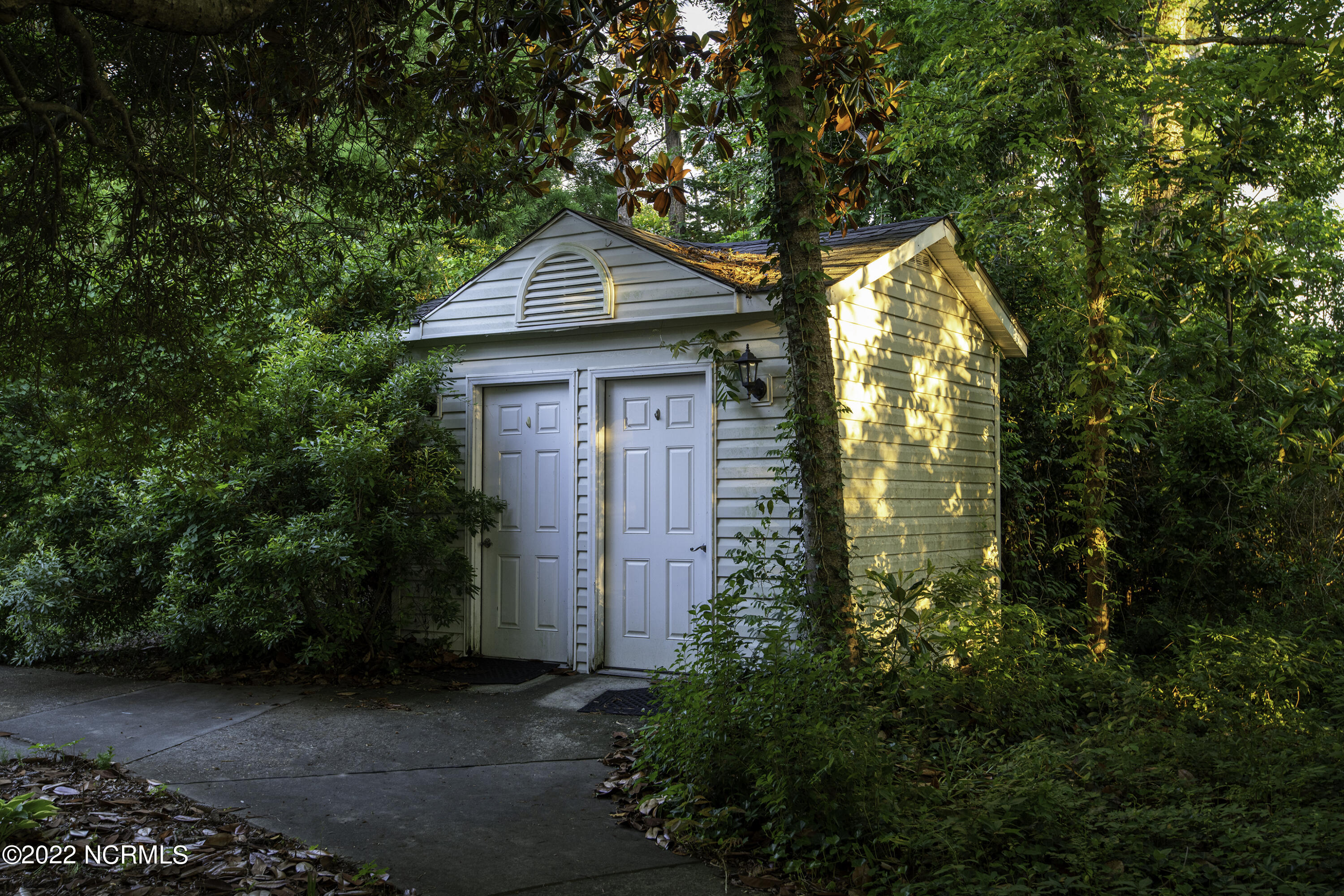 2814 Old Cherry Point Road New Bern, NC 28560 - Photo 64 of 70 Pool Bathrooms