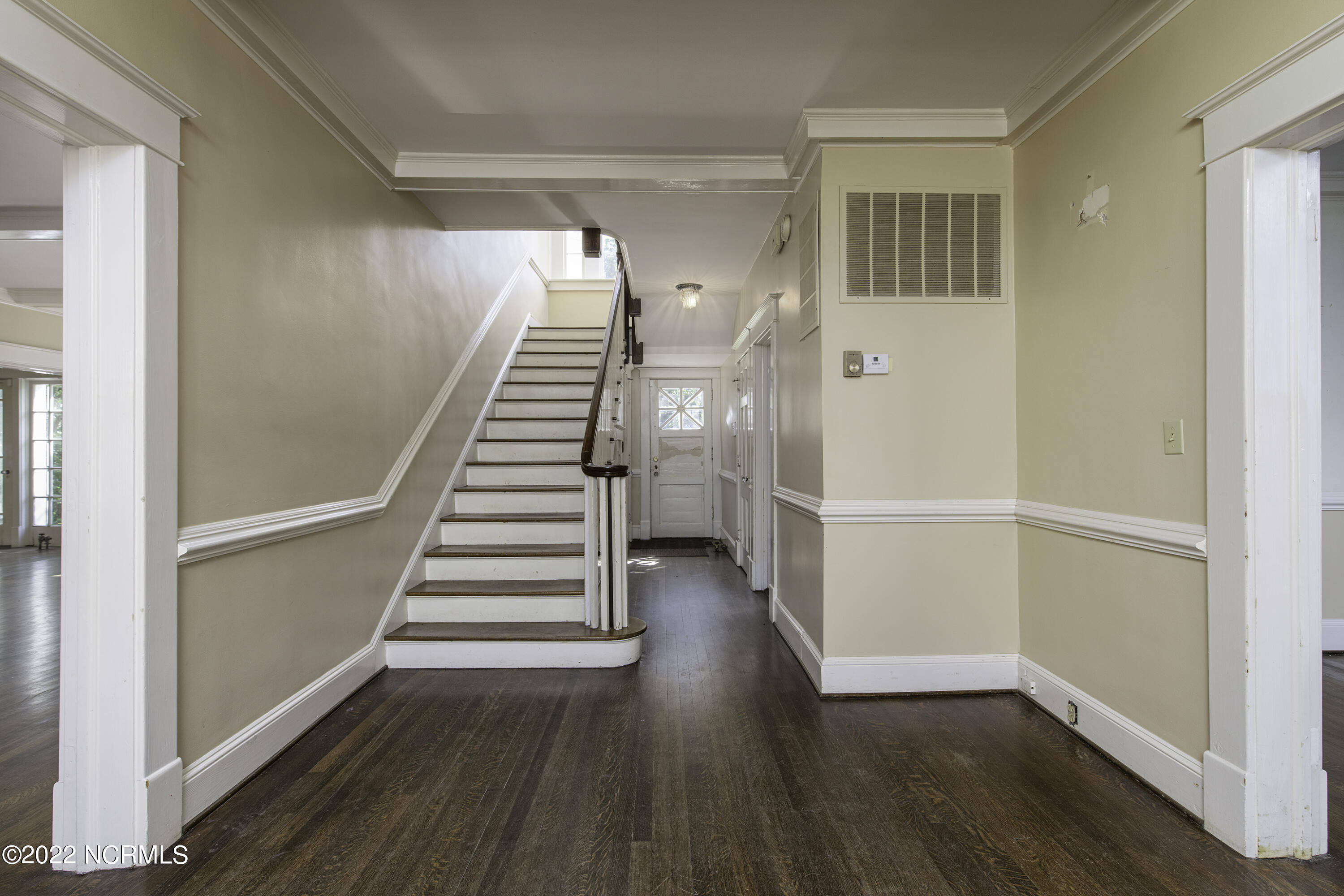 2814 Old Cherry Point Road New Bern, NC 28560 - Photo 10 of 70 Foyer