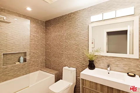 $4,499,000 | 4130 Parva Avenue, Los Angeles, CA 90027