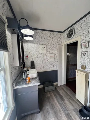 $154,900 | 103 East Florence Street, Sesser, IL 62884