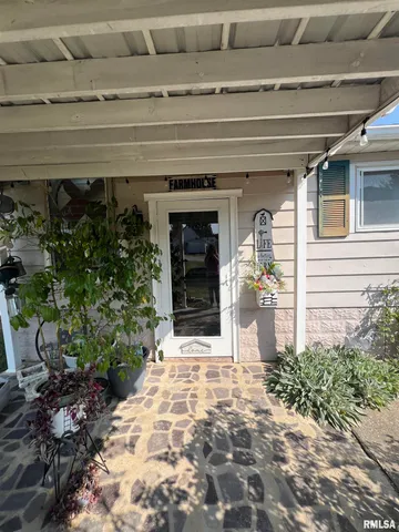 $154,900 | 103 East Florence Street, Sesser, IL 62884