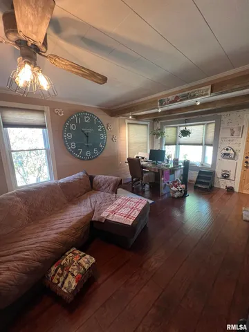 $154,900 | 103 East Florence Street, Sesser, IL 62884