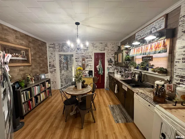 $154,900 | 103 East Florence Street, Sesser, IL 62884