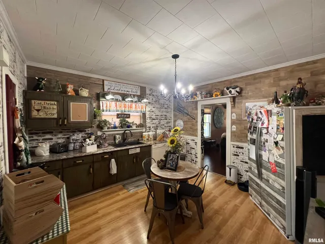 $154,900 | 103 East Florence Street, Sesser, IL 62884