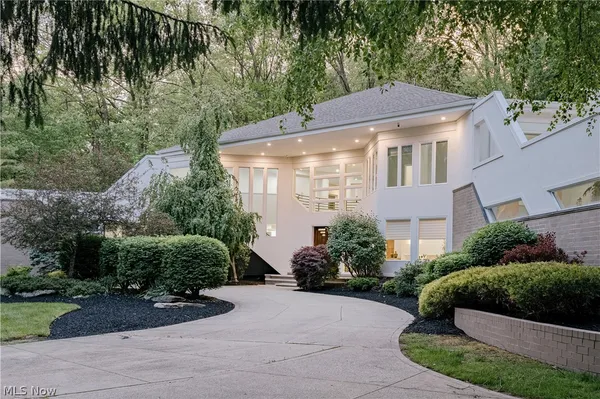 $1,950,000 | 25 River Mountain Drive, Moreland Hills, OH 44022