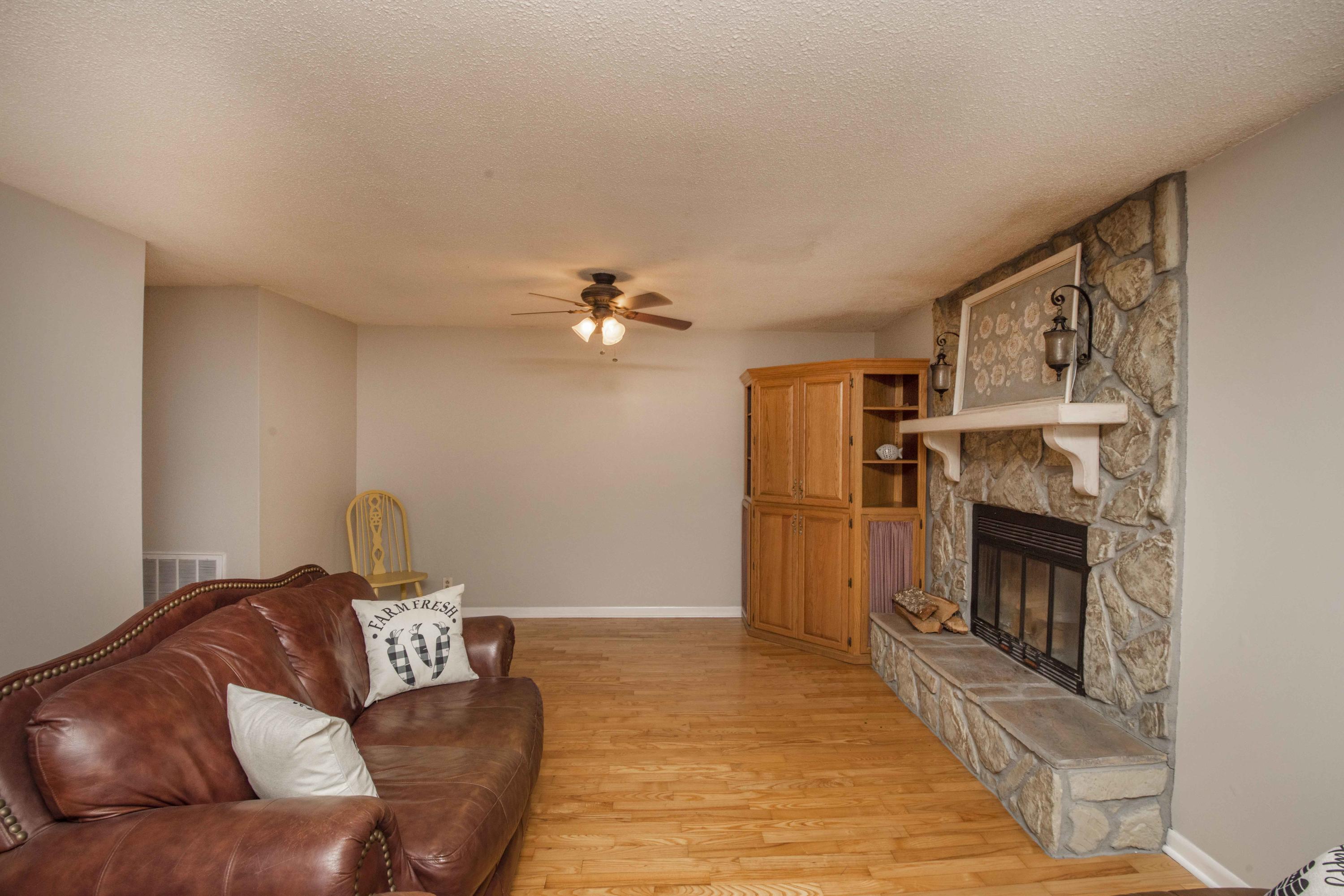 116 Airport Road Maynardville, TN 37807 - Photo 3 of 27 living_1