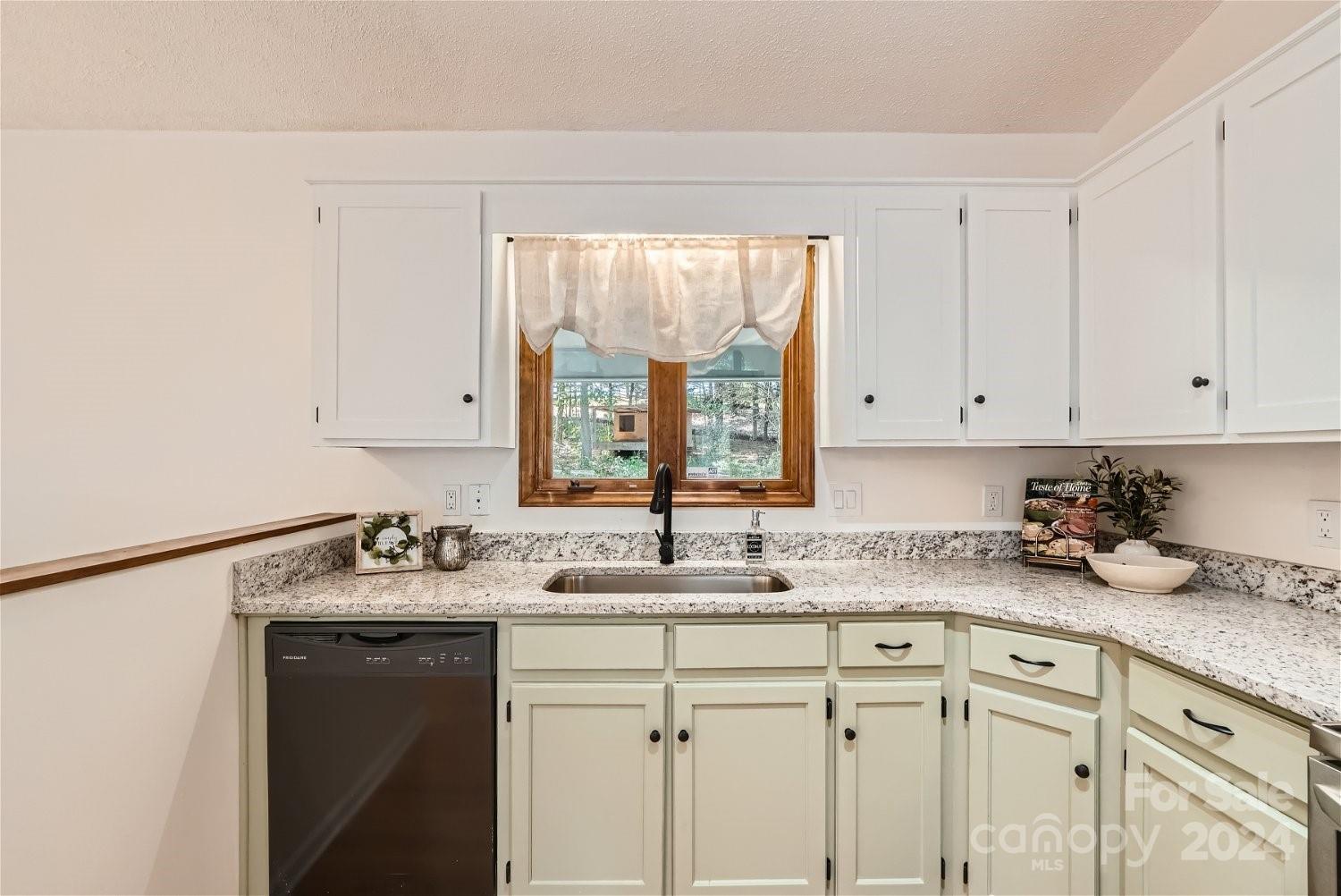 1234 Hardin Road Dallas, NC 28034 - Photo 8 of 45 Gallery Image 8