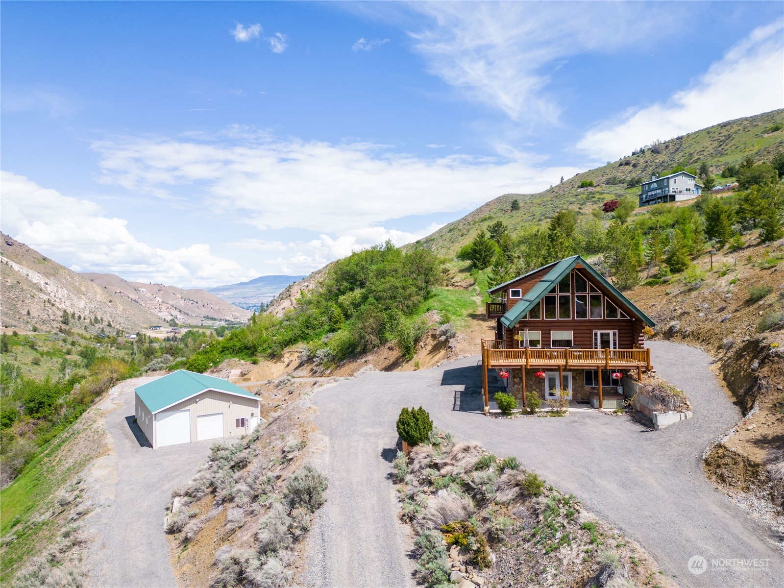 1246 Cranmer Road Wenatchee, WA 98801 - Photo 14 of 39 an aerial view of a house with a garden