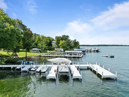 $10,995,000 | W2908 Walcowis Drive, Linn, WI 53147