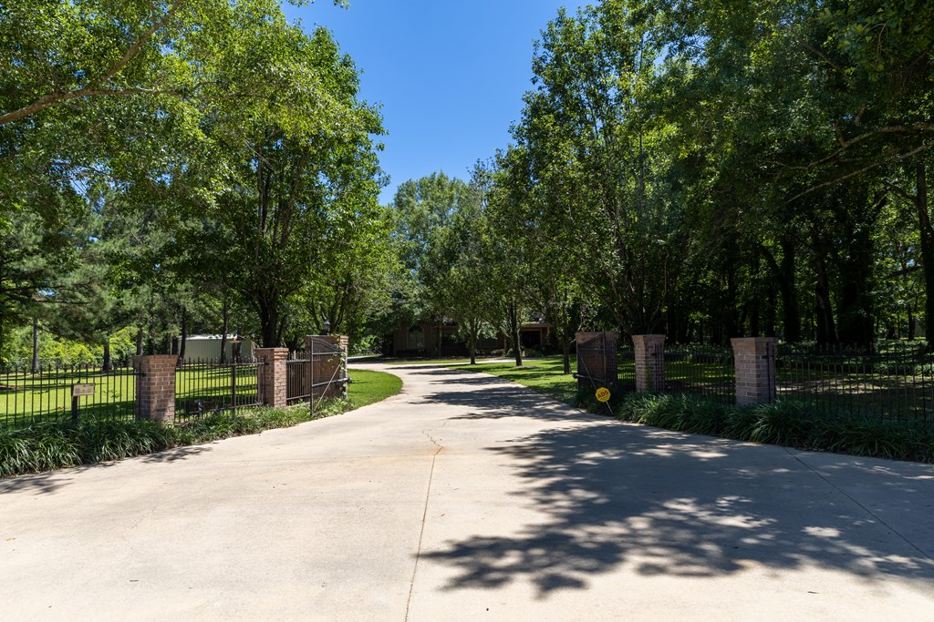 431 Trawick Road Dothan, AL 36305 - Photo 2 of 77
