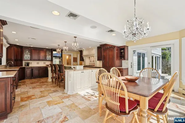 $2,565,000 | 416 Devonshire Drive, Franklin Lakes, NJ 07417