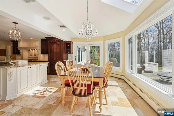 $2,565,000 | 416 Devonshire Drive, Franklin Lakes, NJ 07417