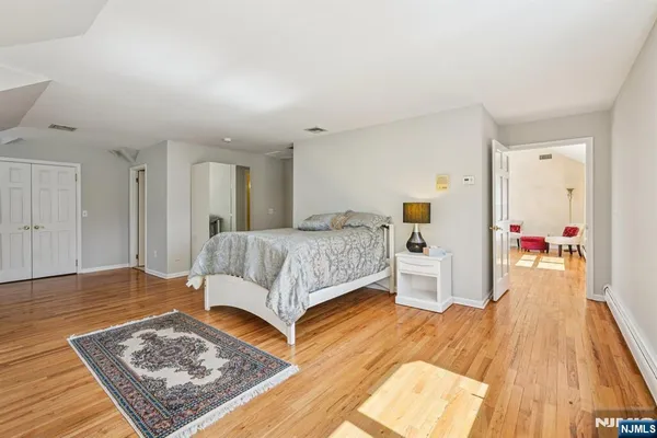 $2,565,000 | 416 Devonshire Drive, Franklin Lakes, NJ 07417