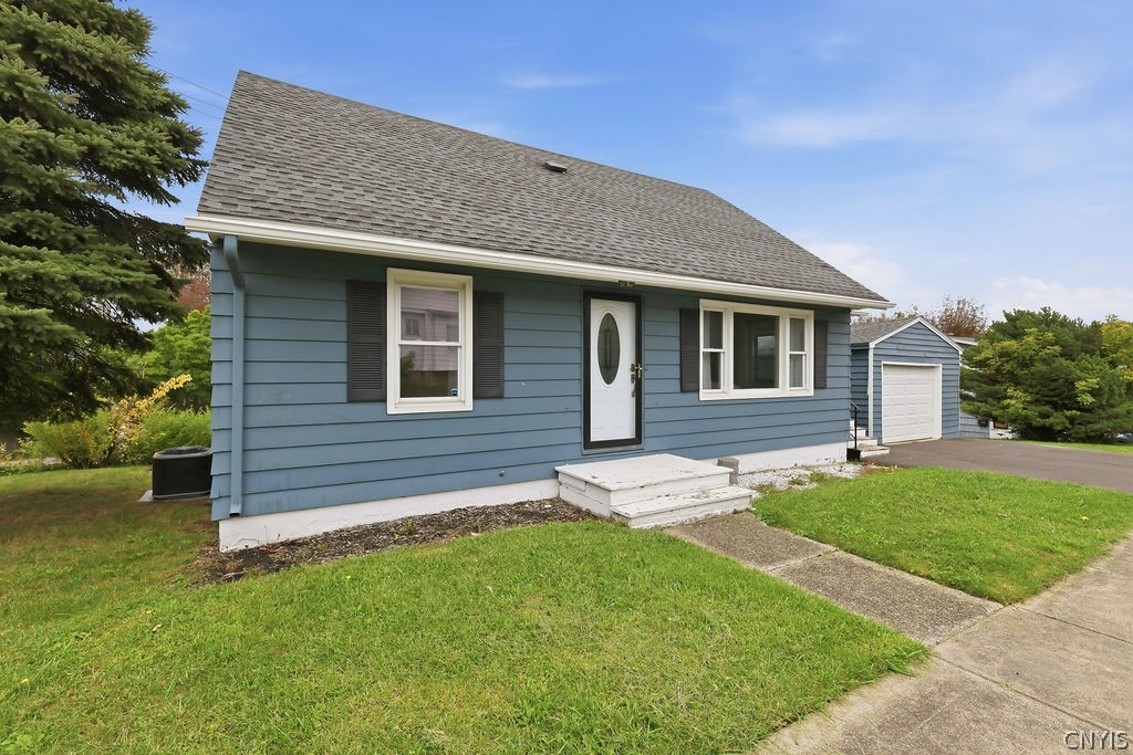 821 Velasko Road Syracuse, NY 13207 - Photo 2 of 32 Gallery Image 2