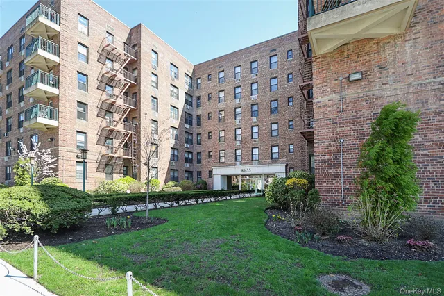 $224,000 | 80-35 Springfield Boulevard, Unit 6F | Oakland Gardens