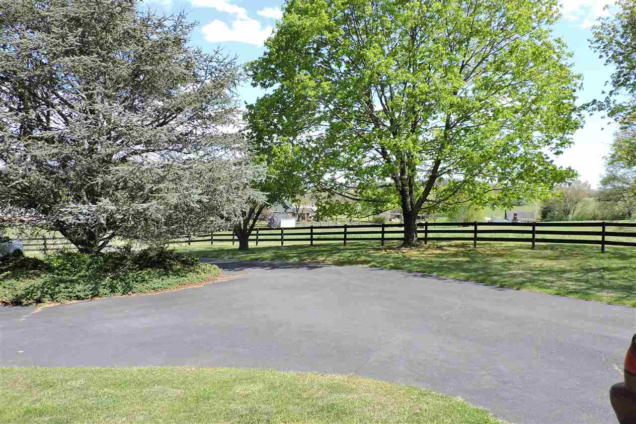 2118 Spring Hill Road Staunton, VA 24401 - Photo 3 of 28 Gallery Image 3
