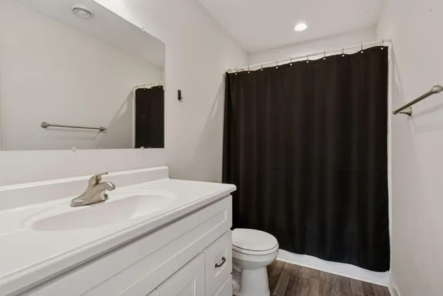 $3,195 | 2084 Reaney Avenue East, St. Paul, MN 55119